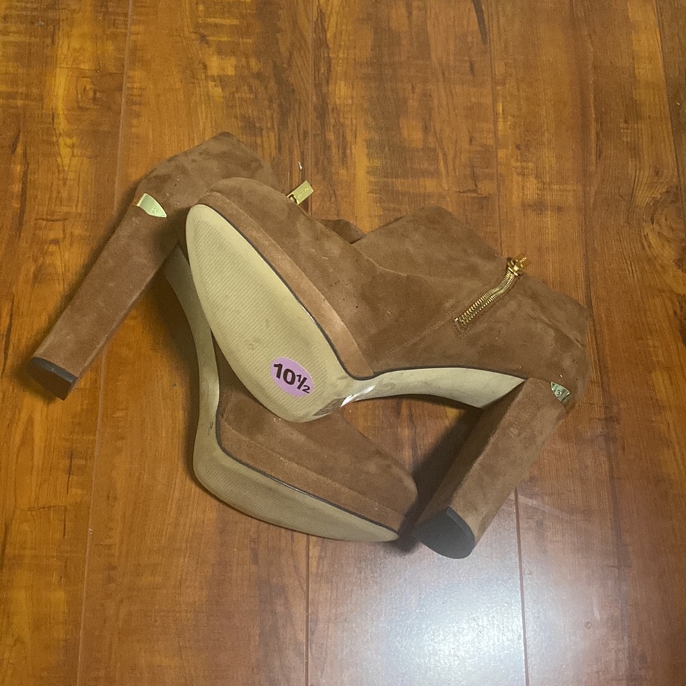 NEW MICHAEL MICHAEL KORS SUEDE HEEL BOOTIE - Picture 6 of 16